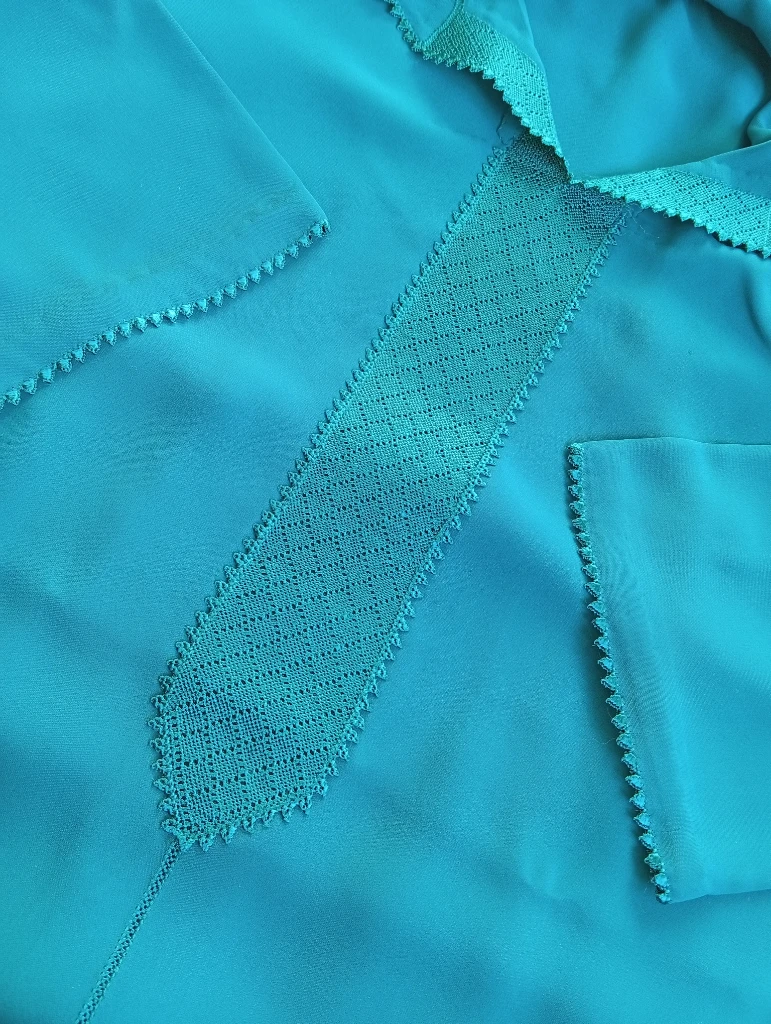 صورة لـ  جلابة زرقاء براندة