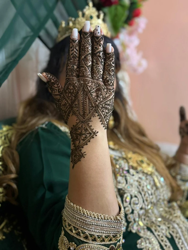 Additional image 1 of Somiyahanna2
