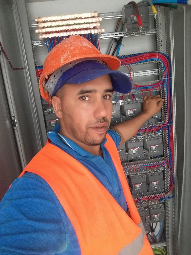 صورة لـ  كهربائي