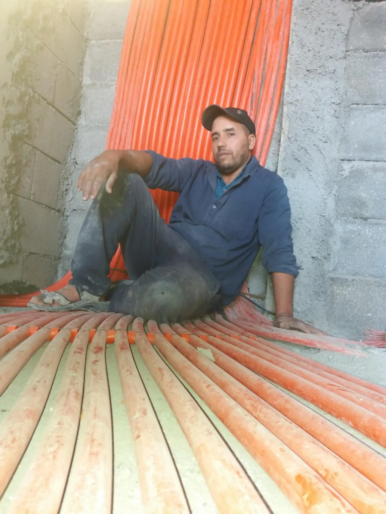 Additional image 1 of كهربائي