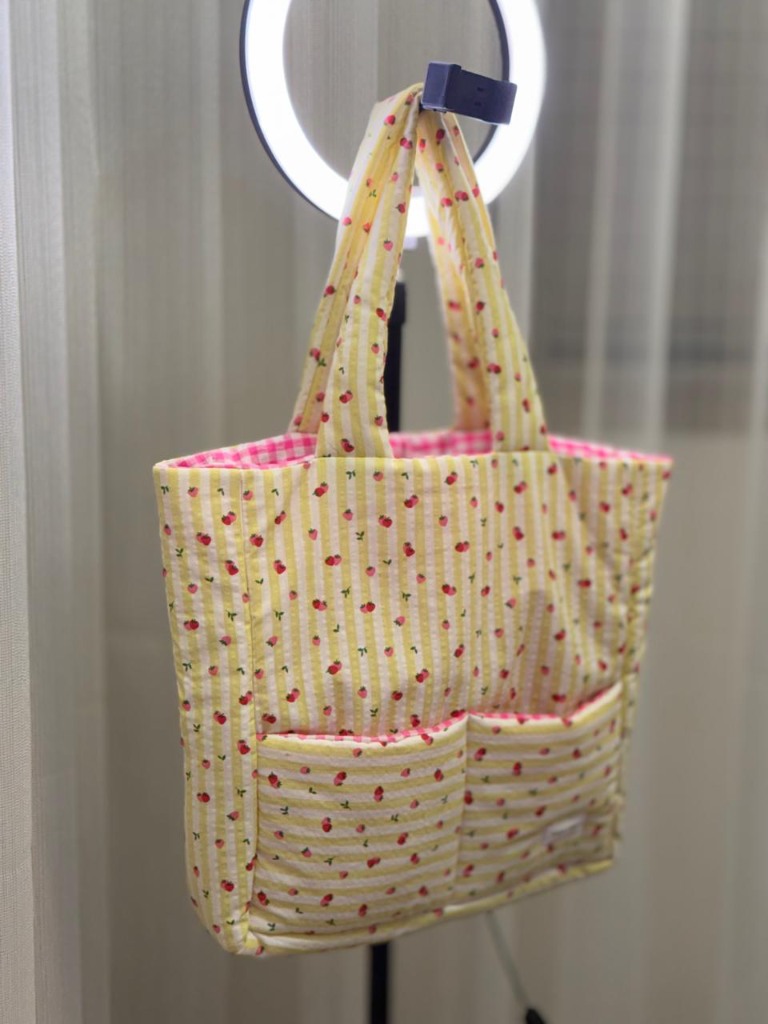 صورة لـ  Tote bag