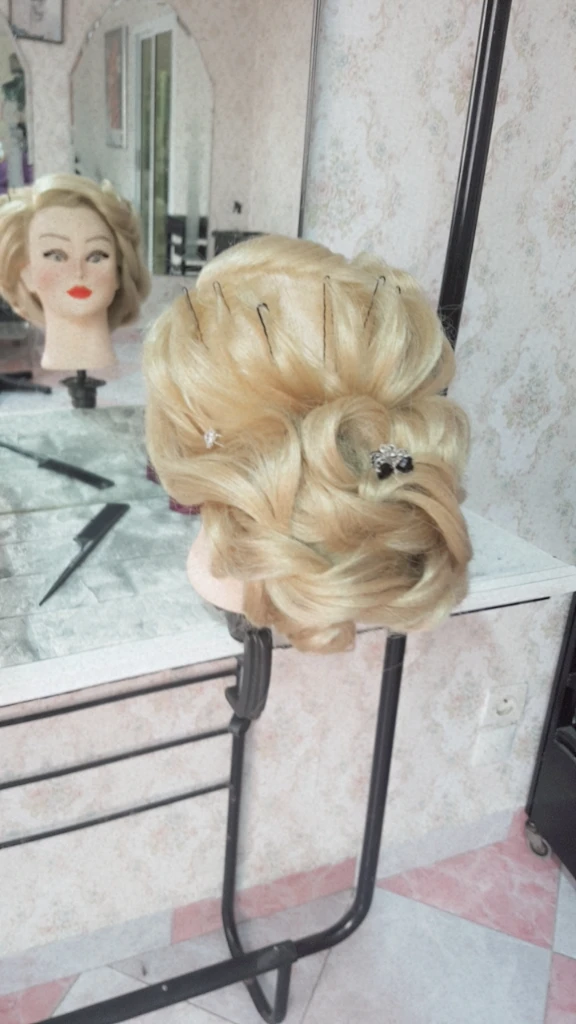 Additional image 1 of Chignons