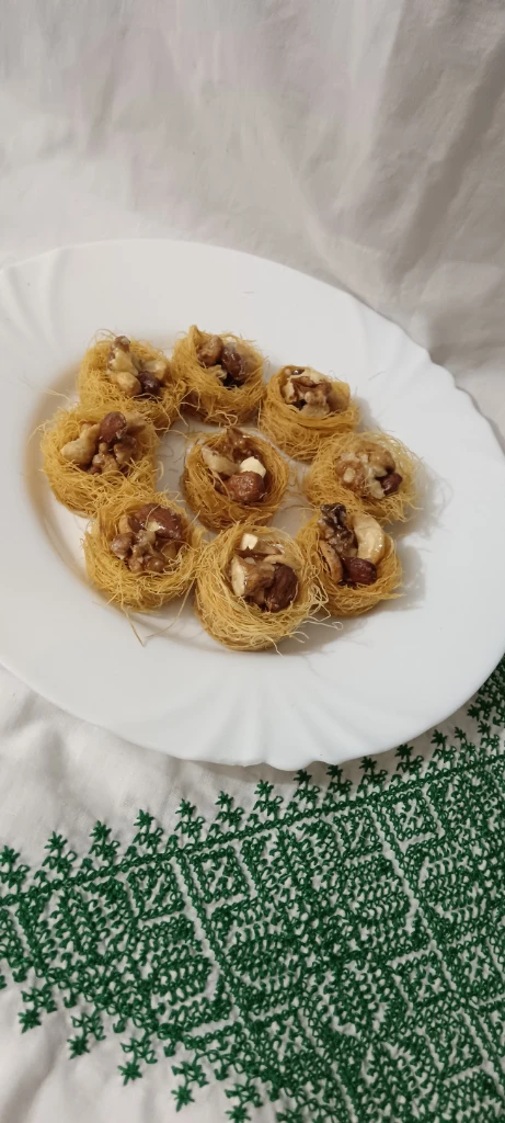 Additional image 4 of حلويات وممل…