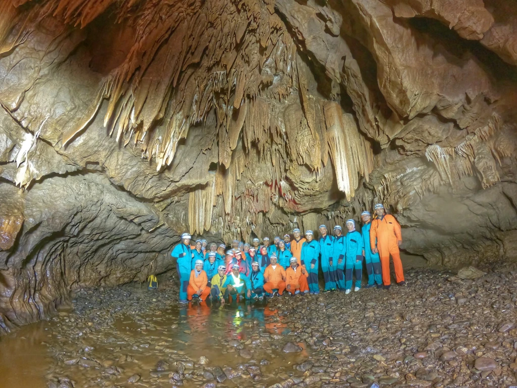 صورة لـ  الاستغوار أو زيارة المغارات. La spéléologie