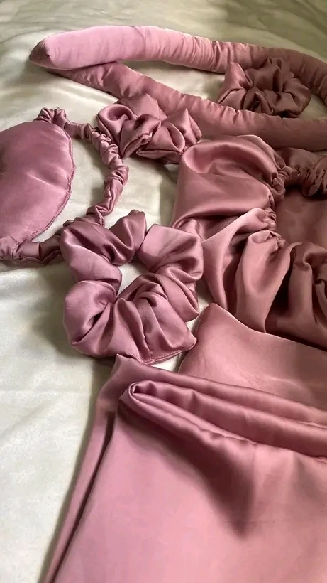 صورة لـ  Pack satin …