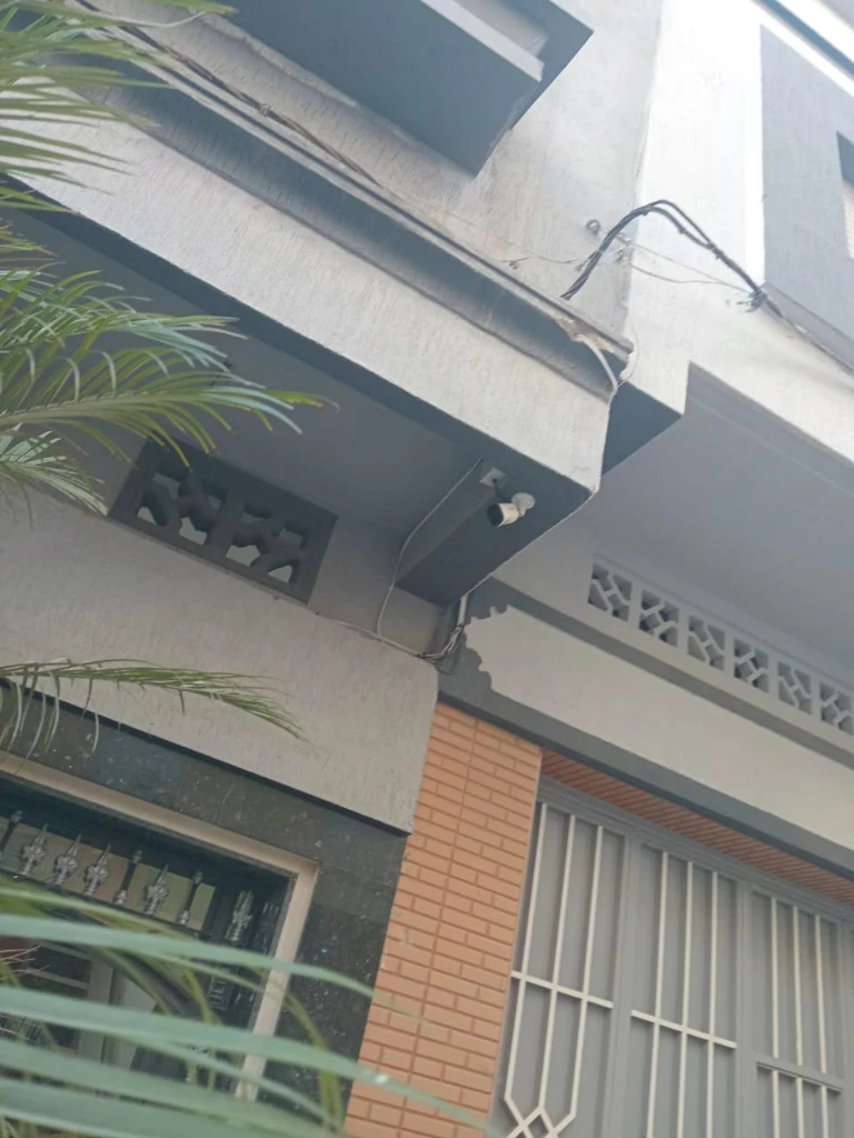 صورة لـ  Technician …