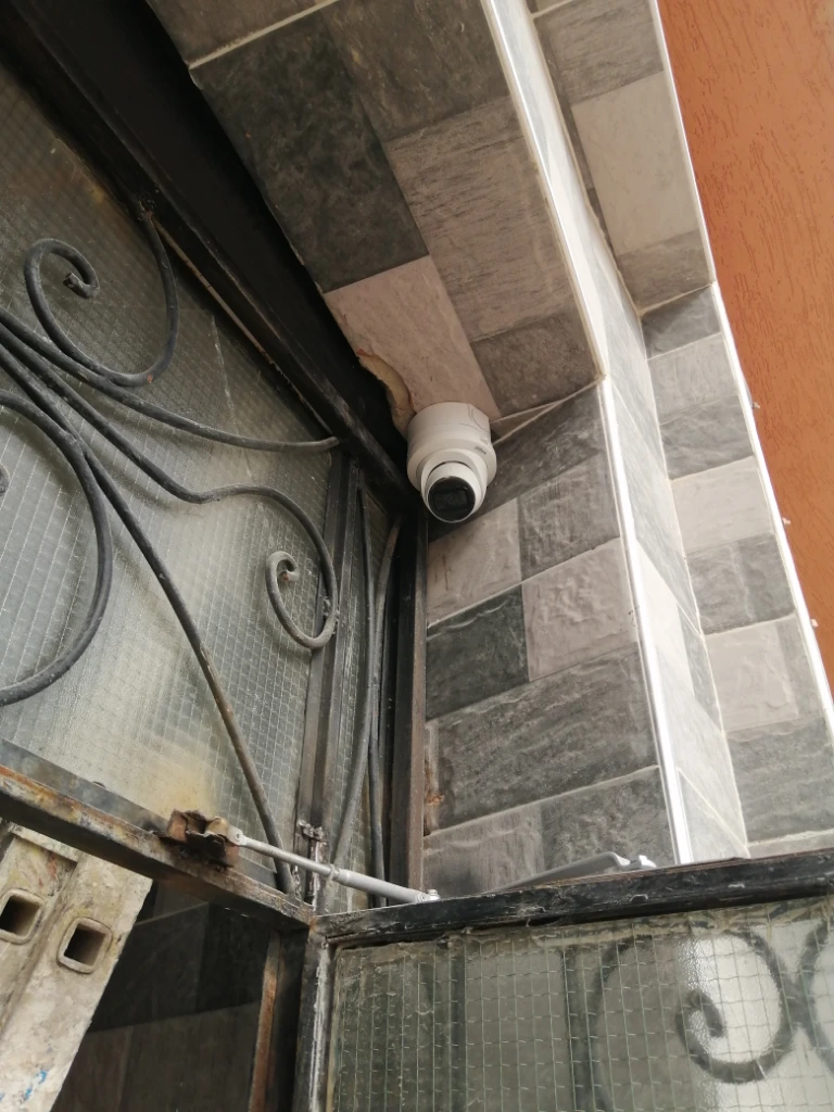 Additional image 4 of Caméra serv…