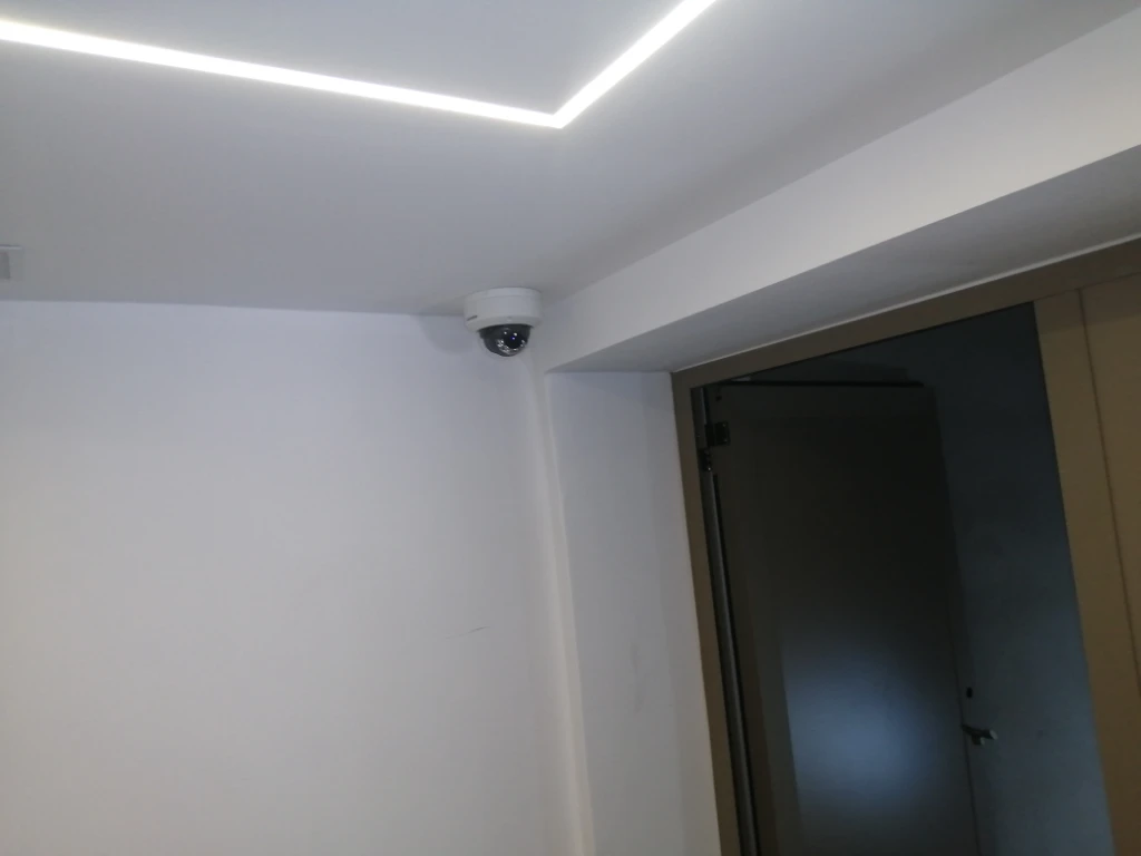 Additional image 1 of Caméra serv…