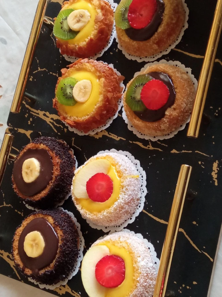 Additional image 2 of كيك+ميني كيك