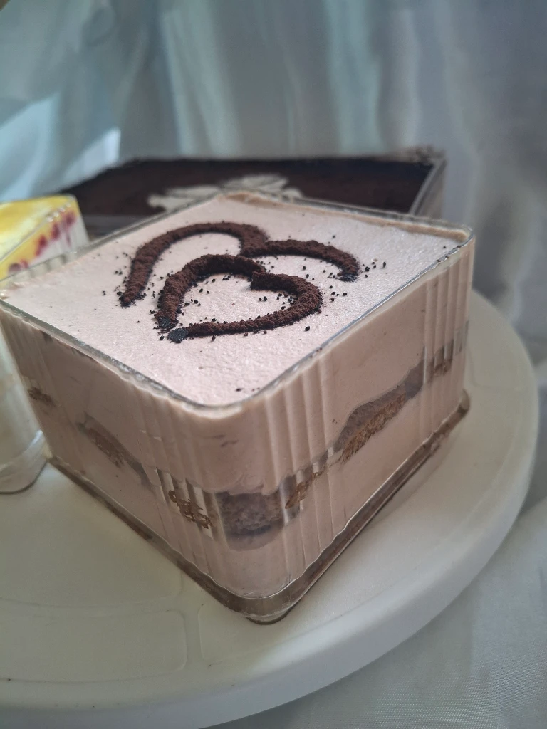 Additional image 3 of Tiramisu بن…