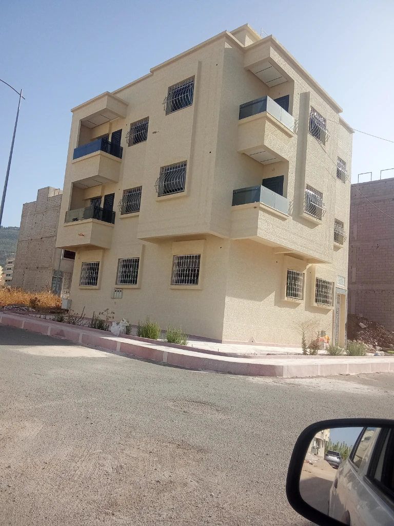 Additional image 2 of Constructio…
