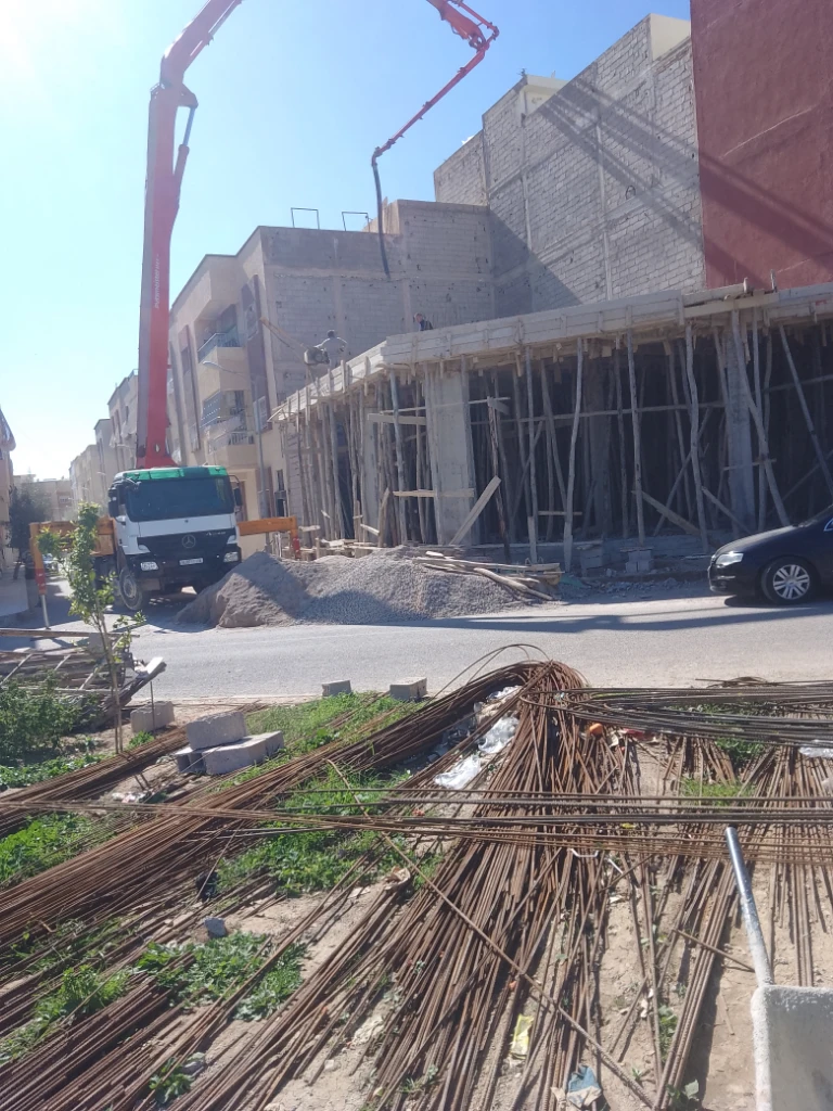 Additional image 5 of Constructio…