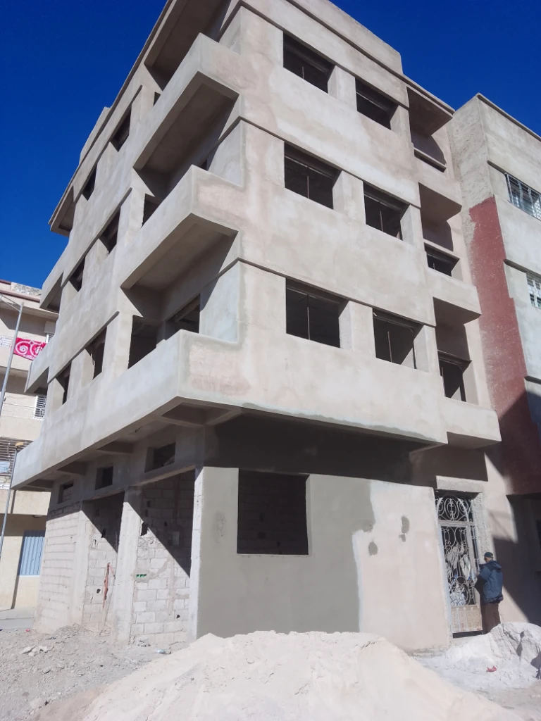 Additional image 4 of Constructio…