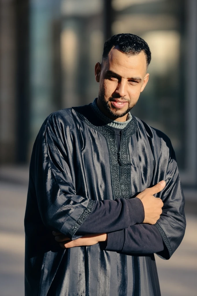 photo of أنا نجار خشب أصلح الاتات المنزلية وكل مايتعلق بمجال النجارة
