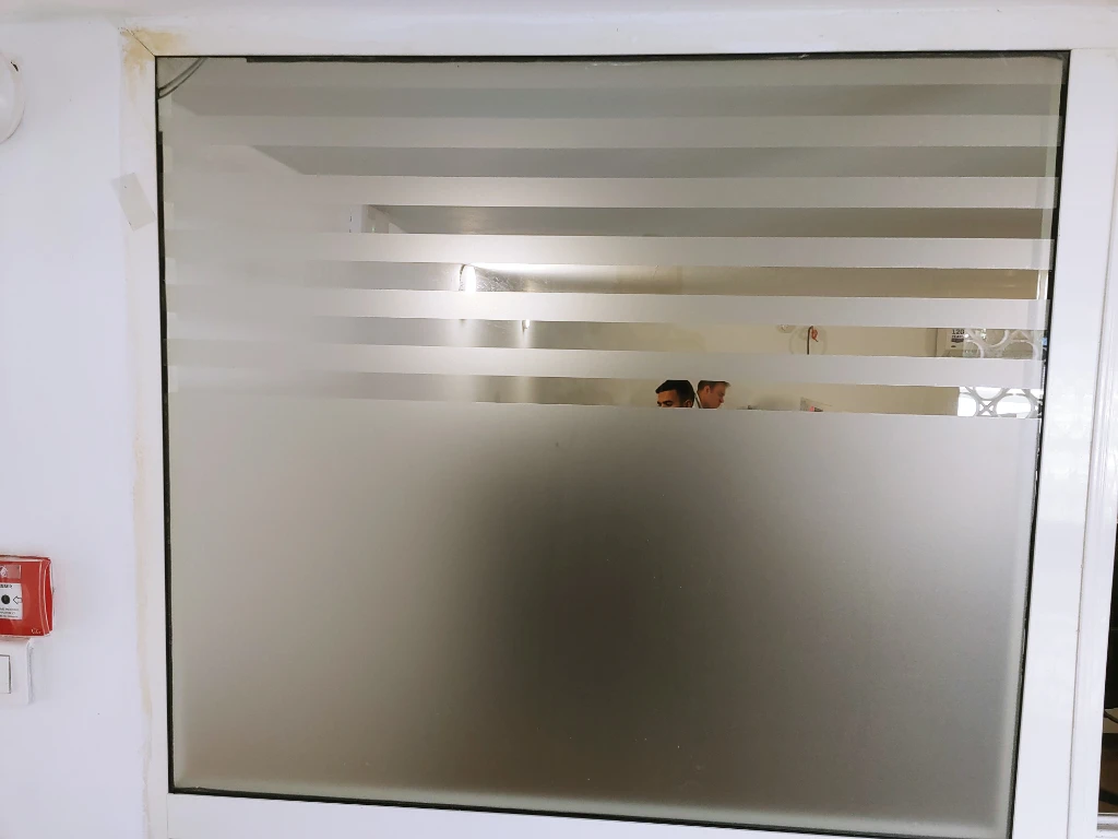 Additional image 4 of impression …