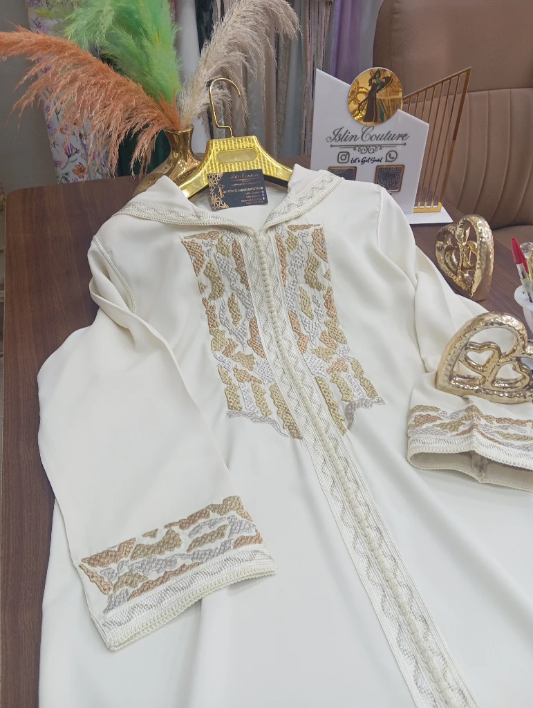 صورة لـ  الخياطه التقليديه والكراء الملابس