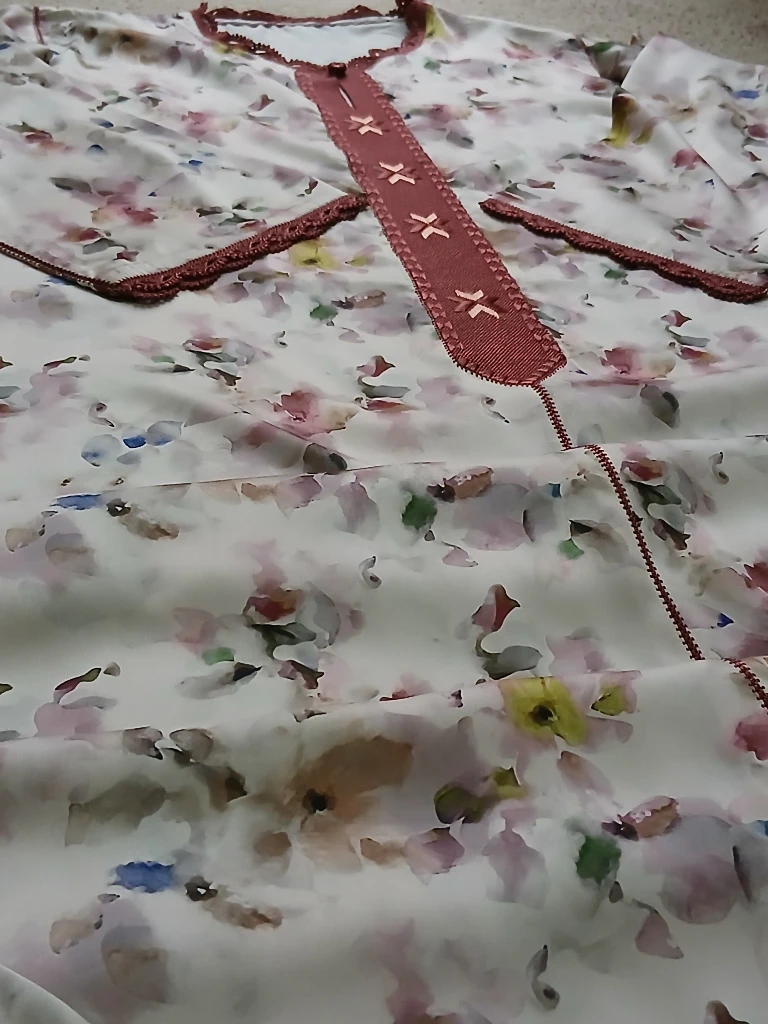 Additional image 2 of جلابة بالقم…