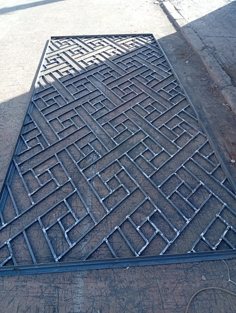 صورة لـ  شبابيك حديد…