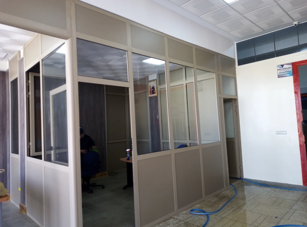photo of 🪟 نجارة الألمنيوم بمكناس | Menuiserie Aluminium à Meknès