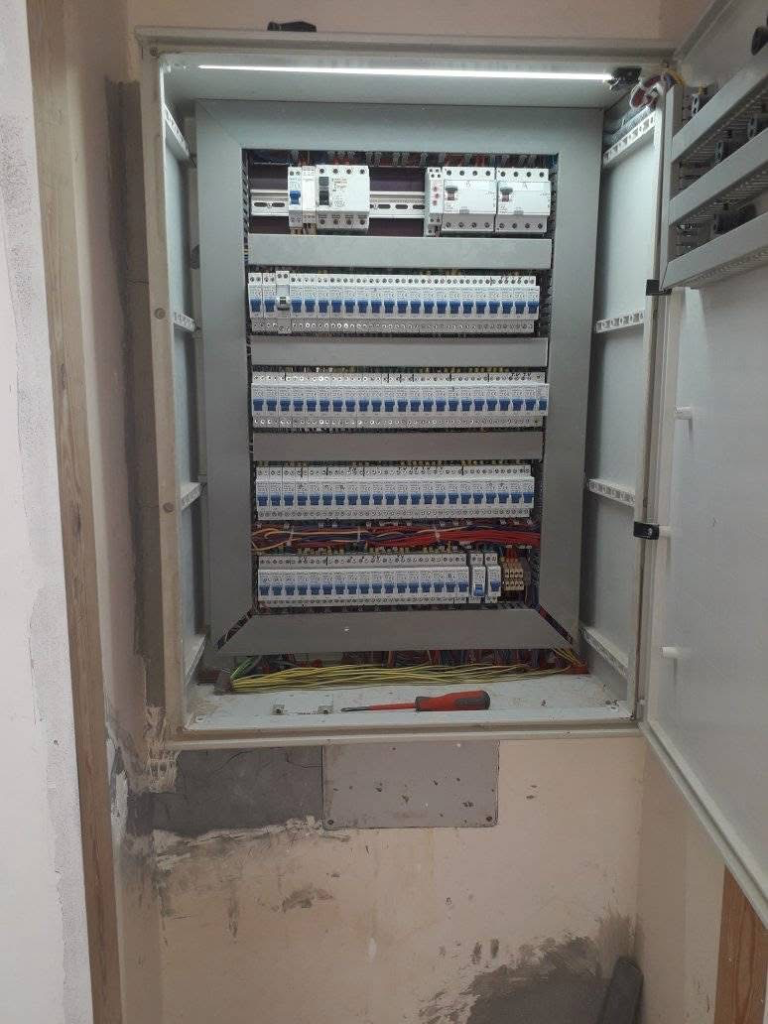 Additional image 3 of تراكيب من ع…