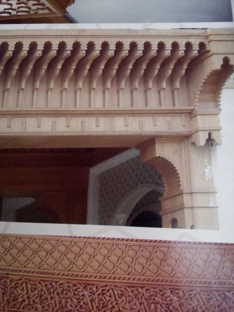 طابلات كبار و سقوفا منقوشين باليد على خشب الأرز · 5