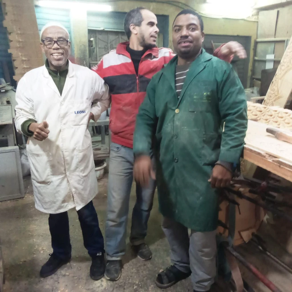 طابلات كبار و سقوفا منقوشين باليد على خشب الأرز · 6