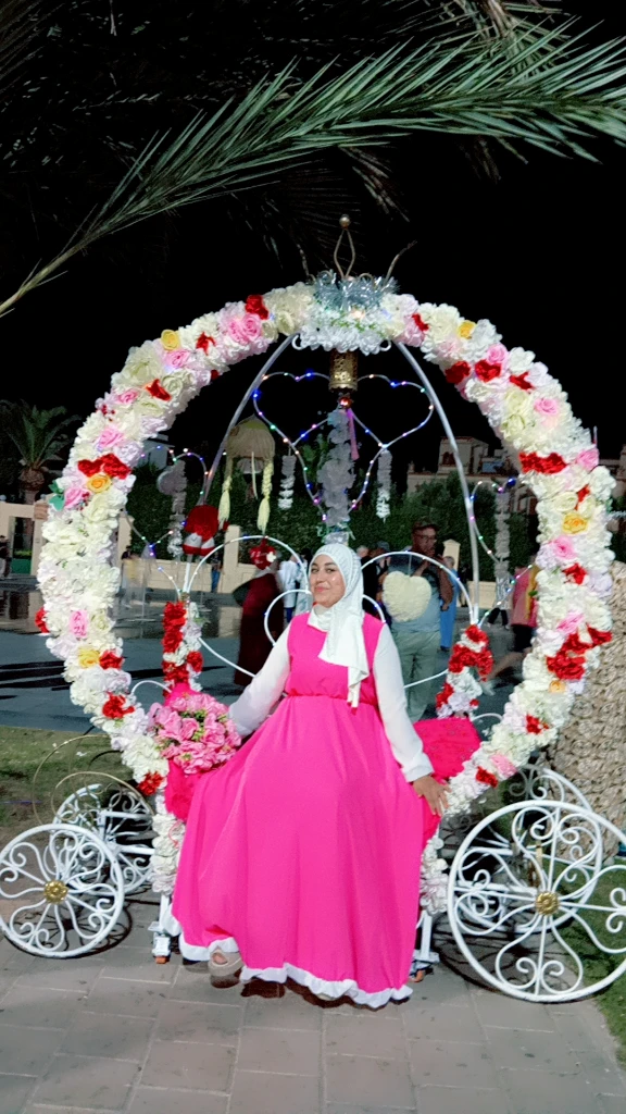 photo of خياطة ملابس تقليدية وعصرية بذوقك