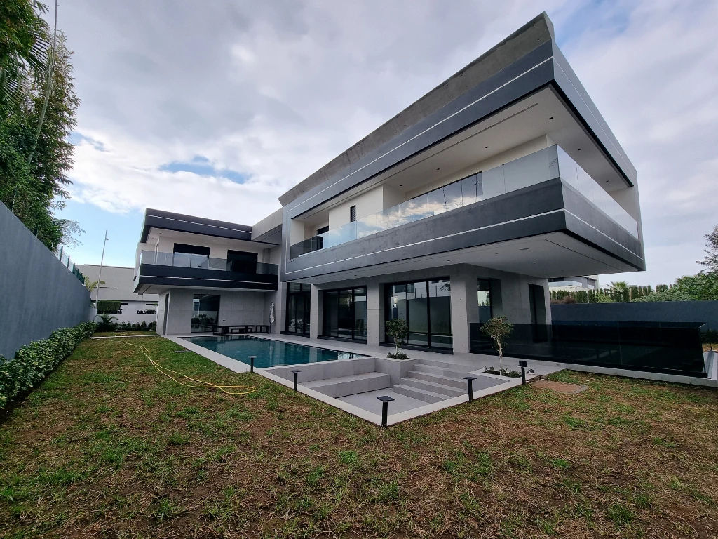 صورة لـ  Minuiseries…