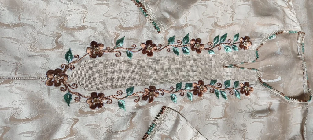 photo of منى خياطة ت…