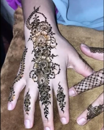 photo of نقاشة ام سل…