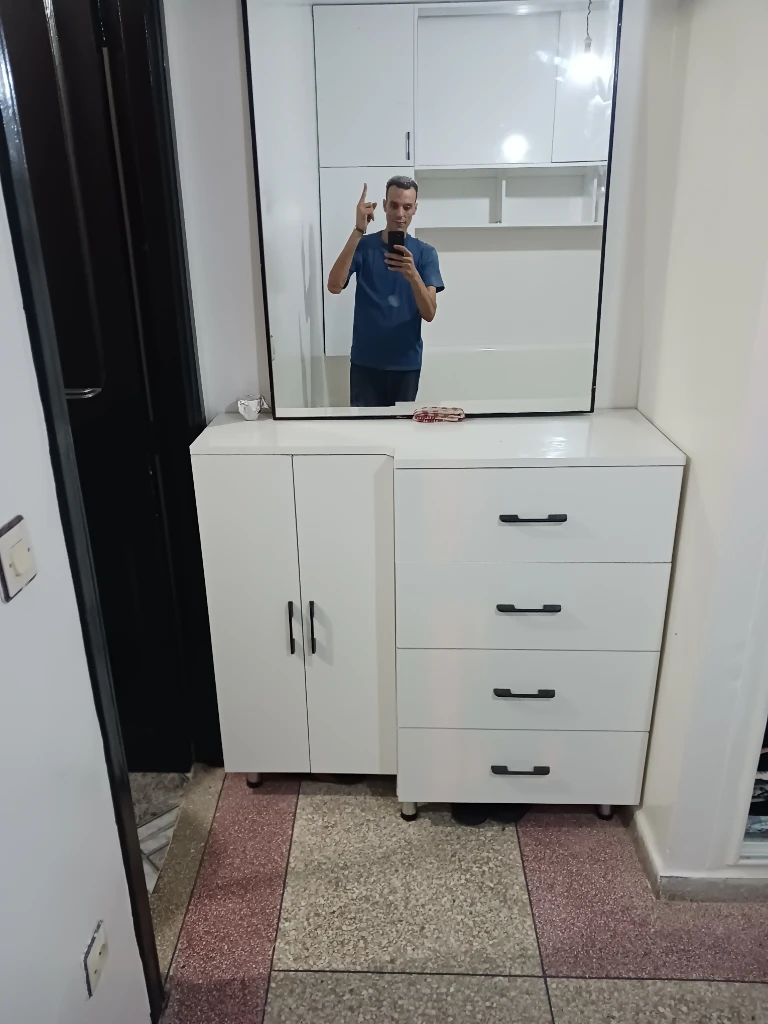 photo of نجار و كهرب…