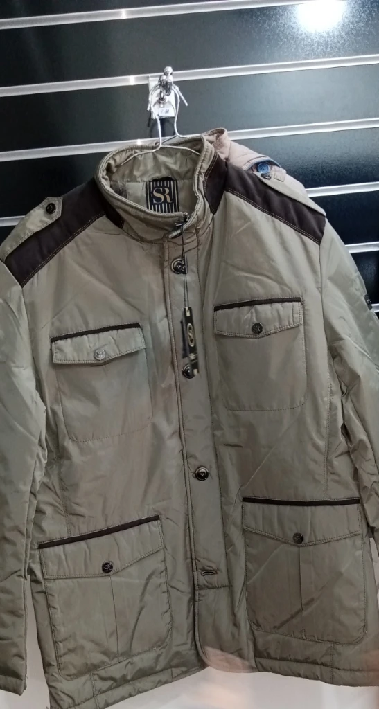 photo of بيع ملابس ا…