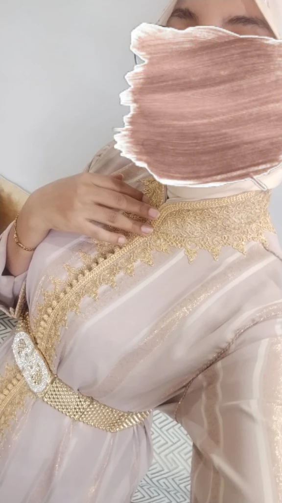 photo of خياطة ام مل…