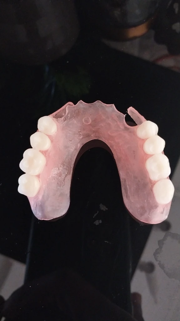 photo of صانع الاسنان