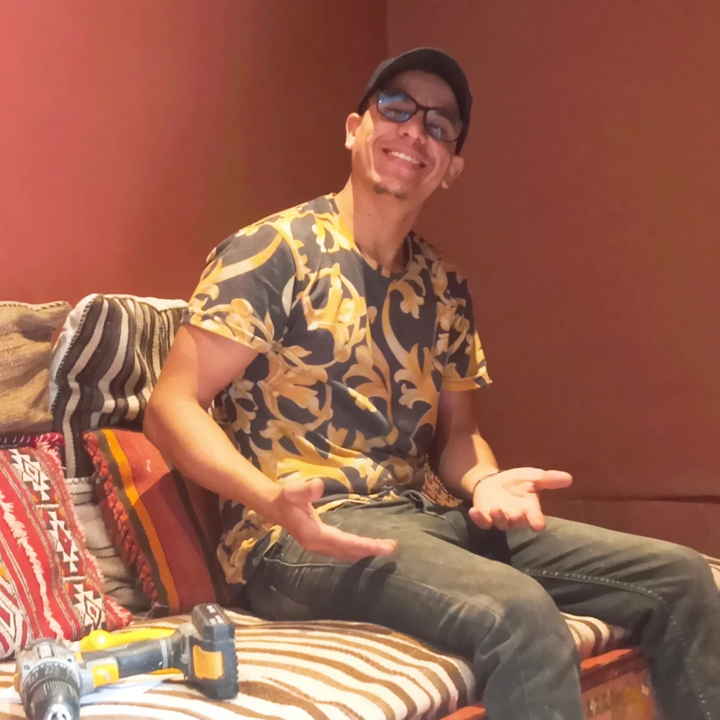 photo of حرفي نجارة …