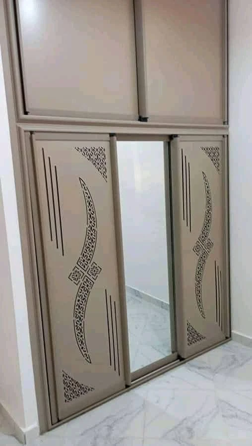 photo of aluminium e…